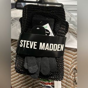 Scarf & Gloves Set. Steve Madden